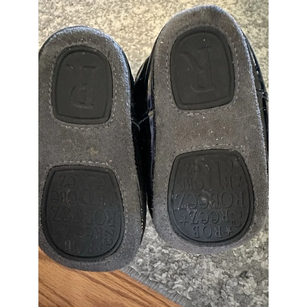 Robeez black classic